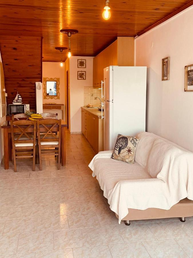 Erginas Boat House Appartement Plaka  Buitenkant foto