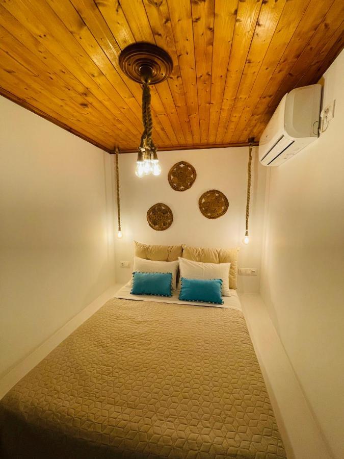 Erginas Boat House Appartement Plaka  Buitenkant foto